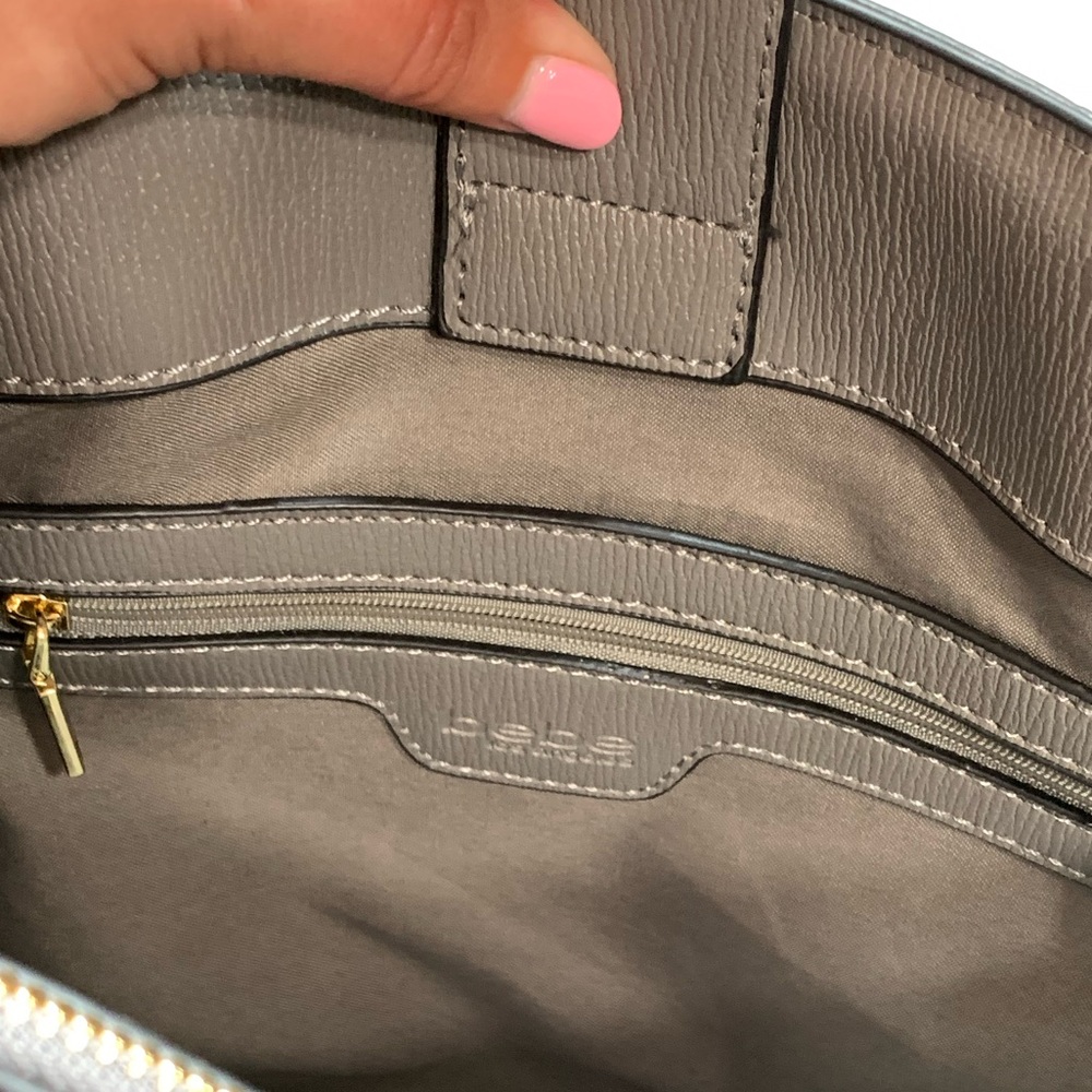 🎉4x Host Pick!🎉 Bebe gray tote bag gold includes removable shoulder strap NWOT - Picture 11 of 16